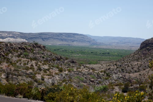 Vista previa: Mountain Desert In The Sunshine