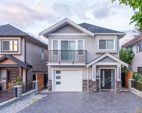 Aperçu: Houses In Suburb At Summer In The North America.