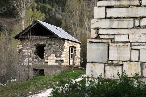 Preview: A Decaying Marble Cabin In The Woods