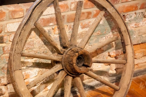 Preview: Broken Wooden Wagon Wheel