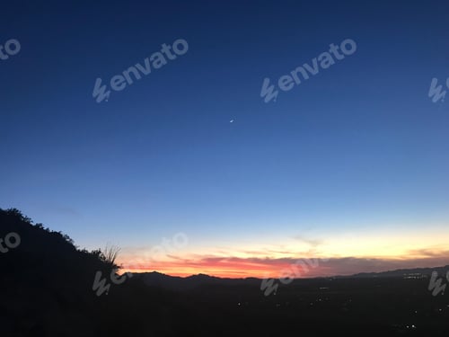 Preview: Skyline At Change Of Day 1607