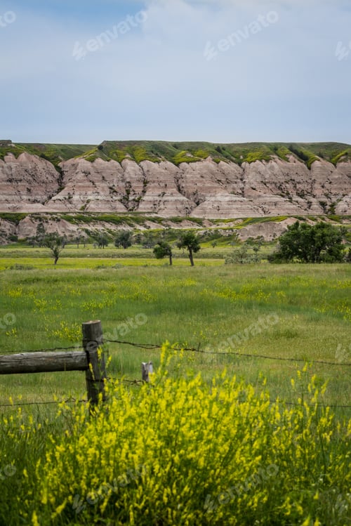 Preview: Beautiful Springtime Landscape Of The Badlands In South Dakota With Spring Green Grass