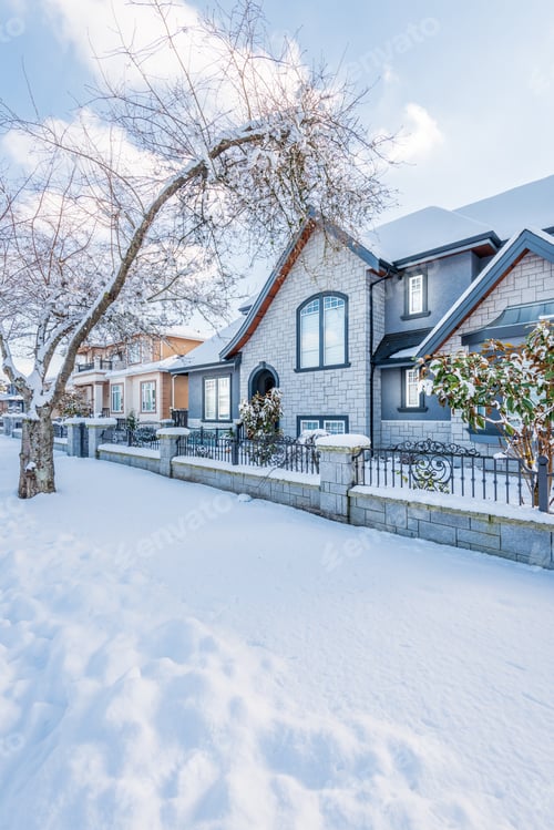 Preview: A Typical American House In Winter. Snow Covered.