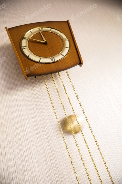 Preview: Old Cuckoo Clock