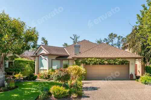 Preview: A Perfect Neighbourhood. Houses In Suburb At Summer In The North America. Luxury Houses With Nice