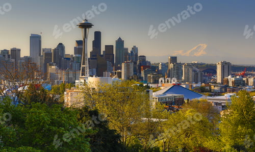 Preview: Mt. Rainier And The Space Needle