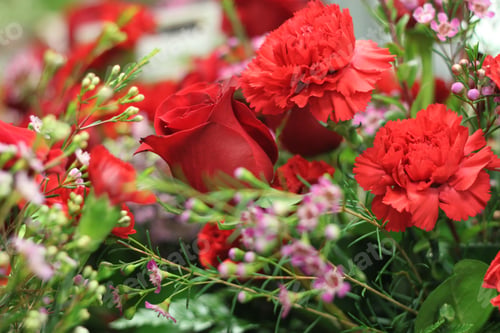 Preview: A Floral Bouquet Arrangement With Crimson Red Carnations And Pink Wax Flowers 8013
