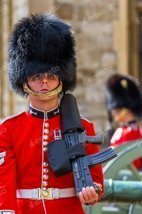 Preview: London - September 05 2019: Queen'S Guard Inside Of The Tower Of London, London September 05, 2019