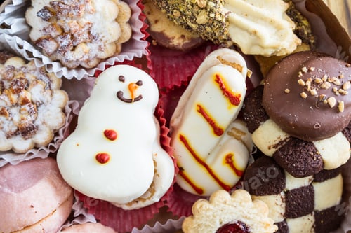 Preview: View From Above Of A Tray Of Christmas Cookies In A Variety Of Flavors