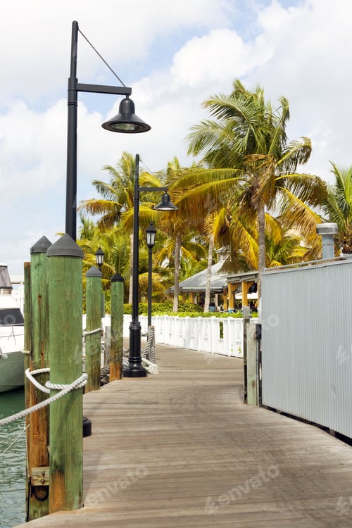 Preview: Wooden Pier