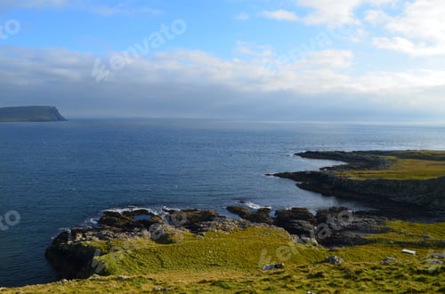 Vista previa: Beautiful Rugged Rocky Coastline On Neist Point In Scotland.