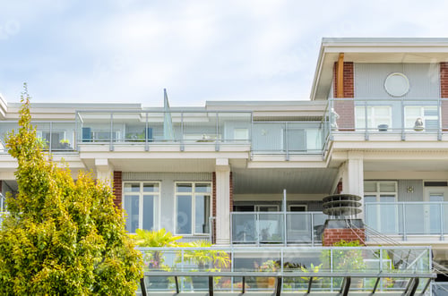 Aperçu: Modern Apartment Buildings In Richmond, British Columbia, Canada.
