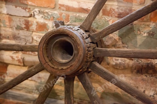 Preview: Broken Wooden Wagon Wheel