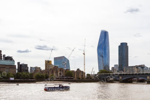Preview: London - September 05 2019: Bankside Buildings And Ongoing Construction Across The Thames, London