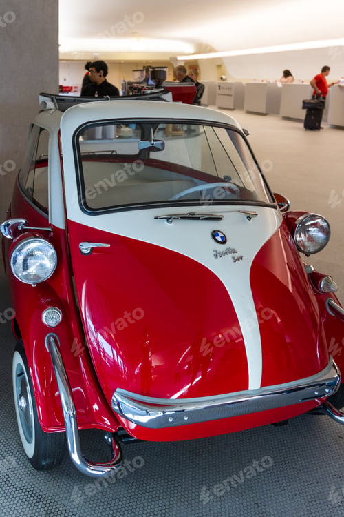 Preview: Jfk Airport, Queens Ny - September 03 2019: Close Up Of The Iconic Bmw Isetta Bubble Car In The Twa