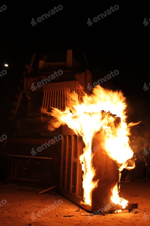 Preview: A Bonfire Of Old Pianos 6355