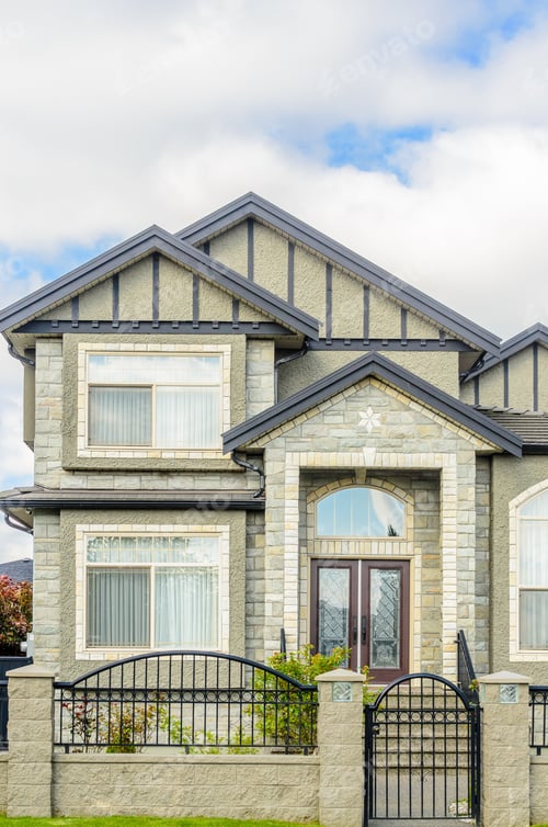 Preview: A Nice Entrance Of A Luxury House Over Outdoor Landscape