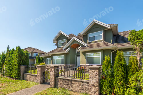 Preview: A Perfect Neighbourhood. Houses In Suburb At Summer In The North America. Luxury Houses With Nice