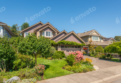 Preview: A Perfect Neighbourhood. Houses In Suburb At Summer In The North America. Luxury Houses With Nice