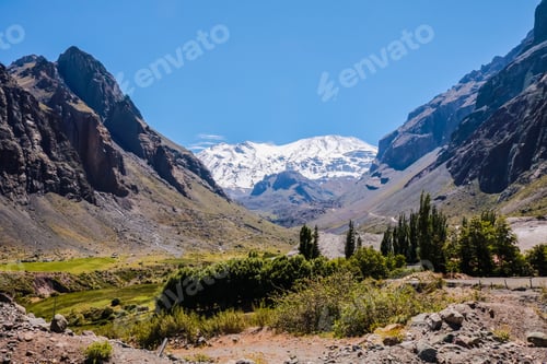 Vorschau: Chile Santiago Cajon Del Maipo Die Berge der Los Anden und die vulkanische Landschaft von San Jose