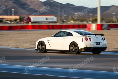Preview: Las Vegas Nevada - December 09 : Nissan Gtr Going Around The Track At The Las Vegas Motor Speedway