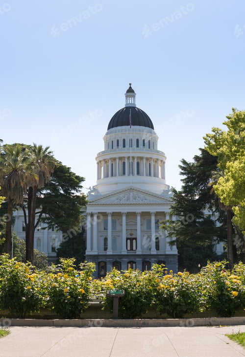Preview: Backlit Morning Scene Of The Front Of The California State Capitol Building In The Capital Of