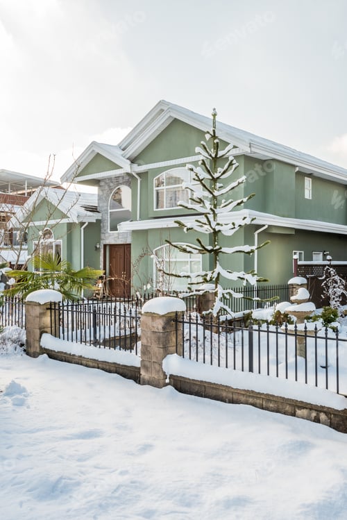 Preview: A Typical American House In Winter. Snow Covered.