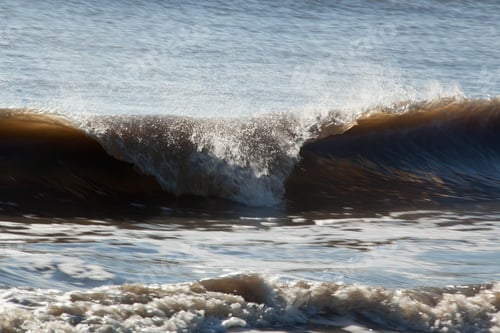 Preview: Waves Crashing Onto The Shore