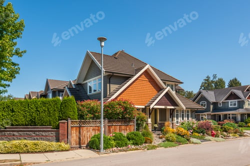 Aperçu: A Perfect Neighbourhood. Houses In Suburb At Summer In The North America. Luxury Houses With Nice