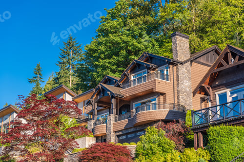 Aperçu: Houses In Suburb At Summer In The North America. Luxury Houses With Nice Landscape.