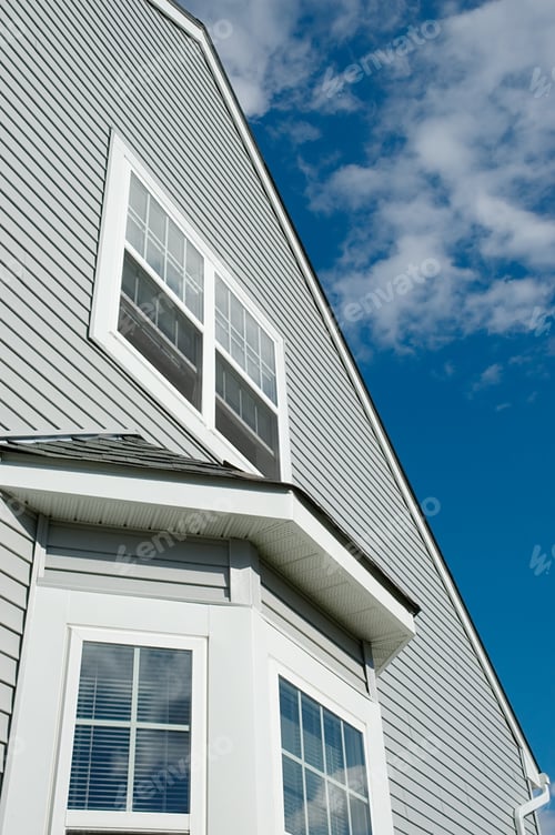 Vorschau: Teil von Dreamhouse Against Blue Sky