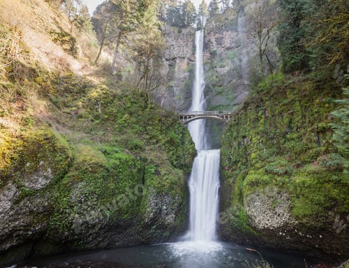 Preview: Multnomah Falls In The Columbia Gorge In Oregon, Shot At Spring Time.