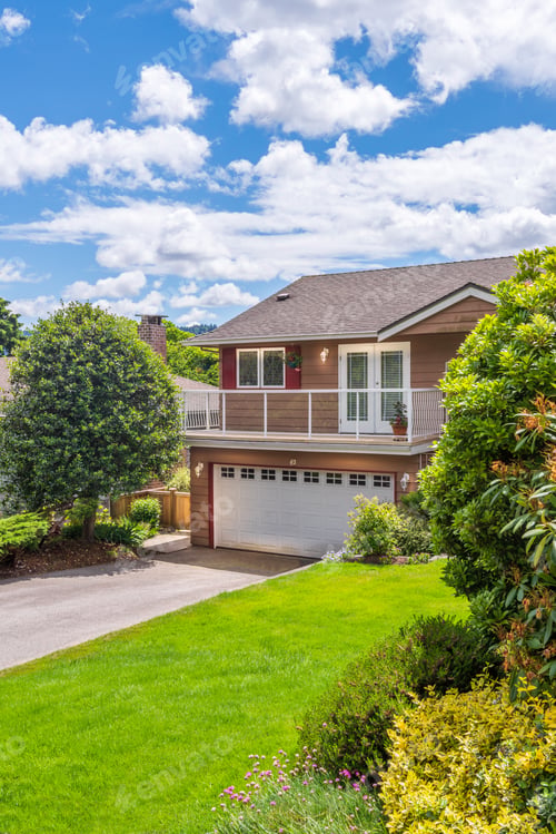 Aperçu: A Perfect Neighborhood. Houses In Suburb At Summer In The North America. Fragment Of A Luxury House