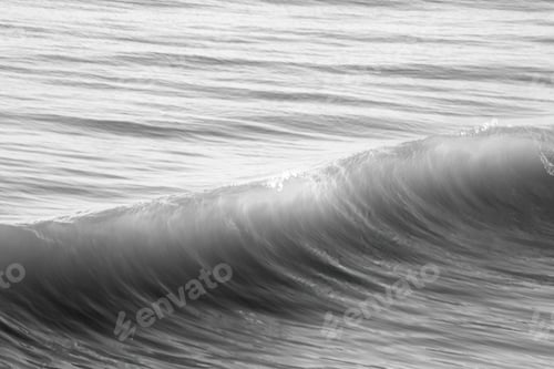 Preview: Ocean Waves In The Morning Light In Black And White