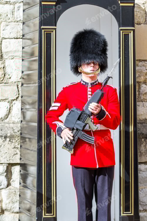 Preview: London - September 05 2019: Queen'S Guard Inside Of The Tower Of London, London September 05, 2019