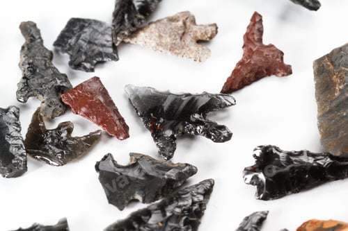Preview: Private Collection Of Native American Arrow Heads With Identifiable Rudimentary Tool Marks