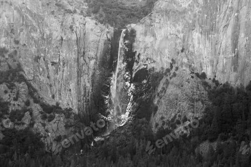 Preview: Bridal Fall In Yosemite California