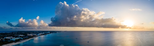 Preview: Seven Mile Beach On The Island Of Grand Cayman In The Cayman Islands In The Tropical Water Of The
