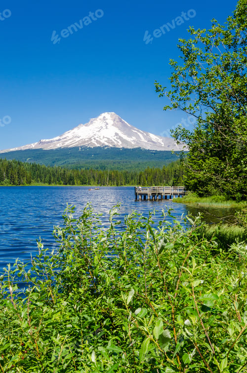 Preview: Majestic Mountain Lake In Canada.