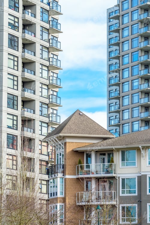 Preview: Modern Apartment Buildings In Vancouver, British Columbia, Canada.