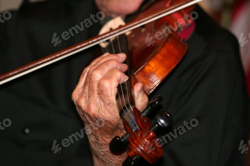 Preview: Master Violin Player