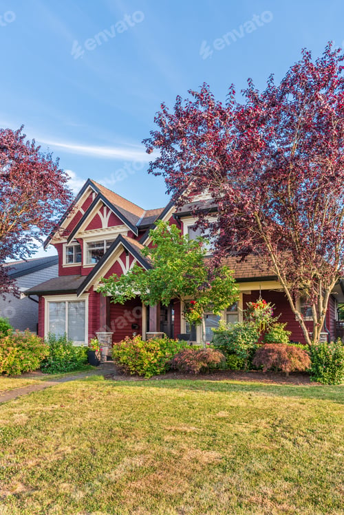 Preview: Houses In Suburb At Summer In The North America. Luxury Houses With Nice Landscape.