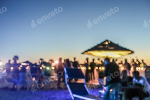 Preview: Blurred People Having Sunset Beach Party In Summer Vacation - Defocused Image - Concept Of