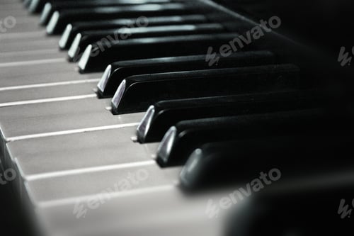 Preview: Black Piano