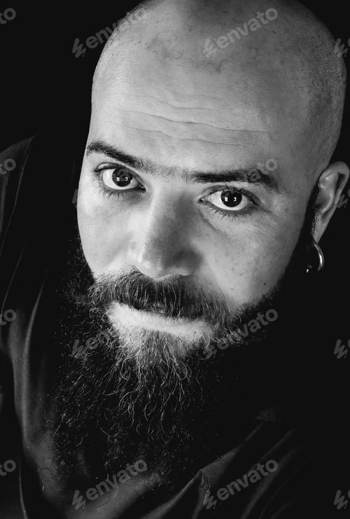 Preview: Hipster Man, Bald, Bearded, Studio Shot. Homem, Careca, Barba. Photography In Studio With Black