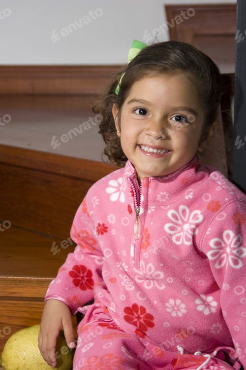 Preview: Caucasian Girl
