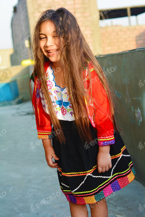 Preview: Little Peruvian Girl Wearing Typical Clothes From Cusco.