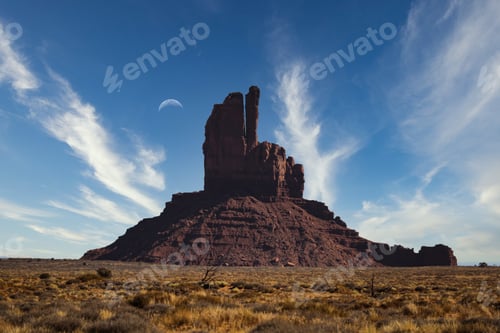 Preview: An Amazing Shot Of The Oljato–Monument Valley In Utah, Usa