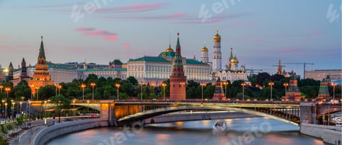 Preview: A Panoramic Shot Of The Moskva River With Long Exposure Near The Kremlin In The Evening In Moscow