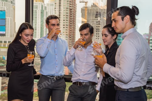 Preview: Youngs Business People Are Celebrating Success.